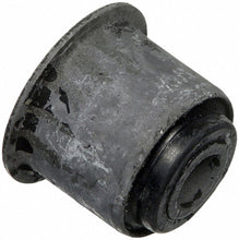 Cargar imagen en el visor de la galería, MOOG 99-07 Ford E-350 Super Duty Front Axle Pivot Bushing