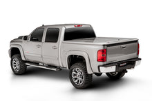 Cargar imagen en el visor de la galería, UnderCover 07-13 Chevy Silverado 1500 5.8ft Lux Bed Cover - Black