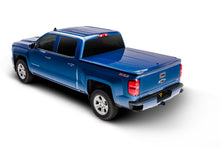 Cargar imagen en el visor de la galería, UnderCover 07-13 Chevy Silverado 1500 5.8ft Lux Bed Cover - Black