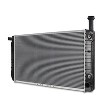 Cargar imagen en el visor de la galería, Mishimoto Chevrolet Express Replacement Radiator 2003-2005