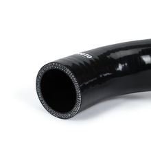 Cargar imagen en el visor de la galería, Mishimoto 69-70 Ford Mustang 351 Silicone Upper Radiator Hose