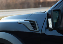 Cargar imagen en el visor de la galería, Ford Racing 21-24 F-150 Raptor Carbon Fiber Fender Vent Set - Gloss