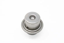 Load image into Gallery viewer, Aeromotive VaporWorx Fuel Pressure Regulator for Gen 5/6 LS3 Fuel Module - 5.5 Bar/80 PSI