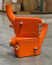 Cargar imagen en el visor de la galería, CSF 2014+ BMW X5M (F95) / X6M (F96) / XM (G09) Charge-Air-Cooler - Fire Orange