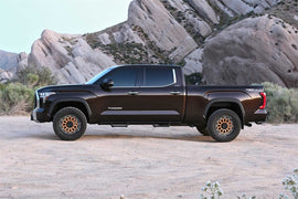 Fabtech 2022 Toyota Tundra 4WD Factory Rear Coils 3in UCA Sys w/Fr Dirt Logic 2.5 Resi C/O Rr Coil
