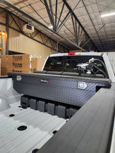 Cargar imagen en el visor de la galería, Titan Fuel Tanks Universal 90 Gallon In-Bed Transfer Tank