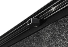 Cargar imagen en el visor de la galería, Retrax 21-24 Ford F-150 IX Manual Retractable Tonneau Cover Super Cab - 6.5ft Bed