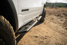 Cargar imagen en el visor de la galería, DV8 Offroad 19-25 RAM 1500 Crew Cab OE Plus Side Steps - Black Steel