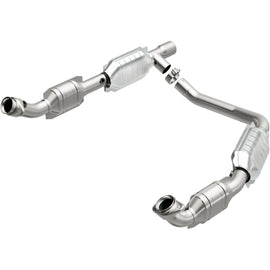 MagnaFlow Direct Fit Catalytic Converter 06 Ford E350 Van 5.4L