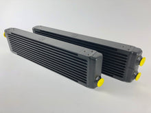 Cargar imagen en el visor de la galería, CSF Universal Signal-Pass Oil Cooler (RSR Style) - M22 x 1.5 - 24in L x 5.75in H x 2.16in W