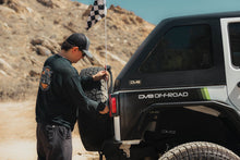 Cargar imagen en el visor de la galería, DV8 Offroad Universal Molle Adj. Antenna &amp; Whip Mount