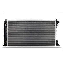 Cargar imagen en el visor de la galería, Mishimoto Ford Expedition Replacement Radiator 2004-2006