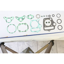 Cargar imagen en el visor de la galería, Athena 80-82 Honda C 70 Top End Gasket Kit