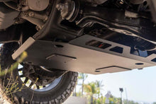 Cargar imagen en el visor de la galería, DV8 Offroad 16-23 Toyota Tacoma Front Skid Plate