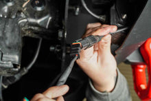 Cargar imagen en el visor de la galería, DV8 Offroad Universal 4-Way 1-DTP to 4-DTP Plug Harness - 15ft