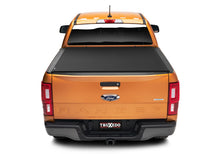 Cargar imagen en el visor de la galería, Truxedo 2024 Ford Ranger 5ft. Bed Sentry CT Bed Cover