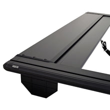 Cargar imagen en el visor de la galería, Westin 19-26 Ram 1500 (New Body)(Excl. RamBox) 5ft 7in Bed Manual Retractable Tonneau Cover - Black