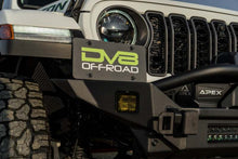 Cargar imagen en el visor de la galería, DV8 Offroad Universal Quick Release D-Ring License Plate Mount