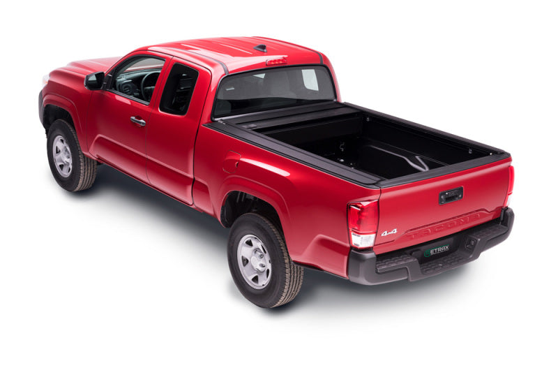 Retrax 2022+ Toyota Tundra CrewMax 5.5ft Bed w/Rail System (Excl Trail Special Edition) RetraxONE MX