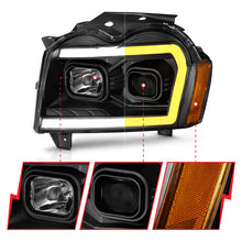 Cargar imagen en el visor de la galería, ANZO 2005-2007 Jeep Grand Cherokee Projector Headlights w/ Light Bar Switchback Black Housing