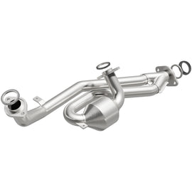 MagnaFlow Direct Fit Catalytic Converter 01-03 Toyota Sienna 3.0L fr