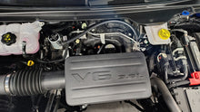 Cargar imagen en el visor de la galería, J&amp;L 19-25 Ram 1500 3.6L Oil Separator 3.0 PCV Side -Clear Anodized