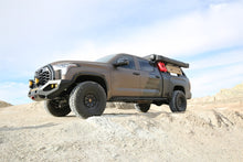 Cargar imagen en el visor de la galería, Fabtech 2022+ Toyota Tundra Sport 4WD Front Diff Drop Bracket Kit