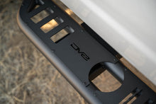 Cargar imagen en el visor de la galería, DV8 Offroad 19-25 RAM 1500 Crew Cab OE Plus Side Steps - Black Steel