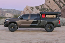 Cargar imagen en el visor de la galería, Fabtech 2022 Toyota Tundra 4WD Front Dirt Logic 2.5 Reservoir Coilovers 3in - Pair