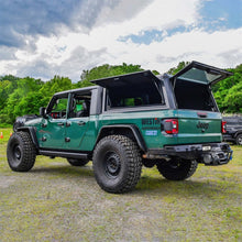 Cargar imagen en el visor de la galería, Westin EXP Truck Cap COMPLETE KIT A + BS (20-23 Jeep Gladiator) - Black