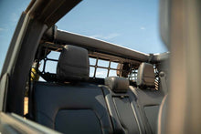 Cargar imagen en el visor de la galería, DV8 Offroad 2021-2024 Ford Bronco Dog Barrier