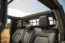 Cargar imagen en el visor de la galería, DV8 Offroad 2021-2024 Ford Bronco Dog Barrier