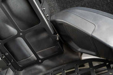 Cargar imagen en el visor de la galería, DV8 Offroad 2021-2024 Ford Bronco Dog Barrier