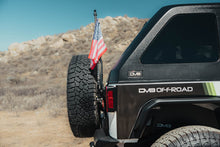 Cargar imagen en el visor de la galería, DV8 Offroad Universal Molle Adj. Antenna &amp; Whip Mount