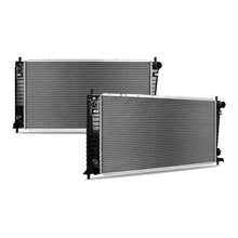 Cargar imagen en el visor de la galería, Mishimoto Ford Expedition Replacement Radiator 1999-2002