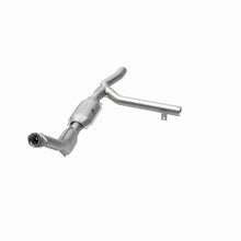 Cargar imagen en el visor de la galería, MagnaFlow Conv DF 01 Ford Trucks 4.6L