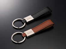 Cargar imagen en el visor de la galería, HKS HKS LEATHER KEYRING BLACK