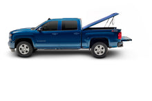 Cargar imagen en el visor de la galería, UnderCover 14-18 Chevy Silverado (19 Legacy) 5.8ft SE Smooth Bed Cover - Ready To Paint