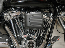 Cargar imagen en el visor de la galería, K&amp;N Street Metal Intake System Shaker for 2017 Harley Davidson Touring