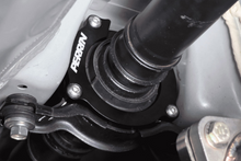 Cargar imagen en el visor de la galería, Perrin 08-24 Subaru WRX / 08-21 STI Driveshaft Lockdown