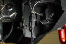 Cargar imagen en el visor de la galería, DV8 Offroad Universal 4-Way 1-DTP to 4-DTP Plug Harness - 15ft
