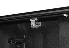 Cargar imagen en el visor de la galería, Retrax 07-13 Chevy/GMC 5.8ft Bed PowertraxPRO MX
