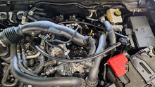 Cargar imagen en el visor de la galería, J&amp;L 24-25 Ford Ranger Raptor 3.0L PCV Side Oil Separator - Black Anodized