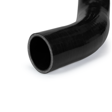 Cargar imagen en el visor de la galería, Mishimoto 65-67 Chevrolet Chevelle 283/327 Silicone Lower Radiator Hose