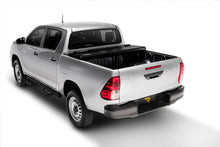 Cargar imagen en el visor de la galería, UnderCover 05-15 Toyota Tacoma 6ft Flex Bed Cover