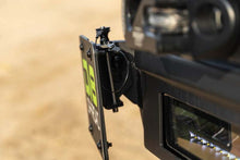 Cargar imagen en el visor de la galería, DV8 Offroad Universal Quick Release D-Ring License Plate Mount