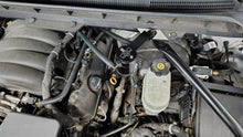 Cargar imagen en el visor de la galería, J&amp;L 14-18 Chevy Silverado 1500 / 14-18 GMC Sierra 1500 4.3L V6 Oil Separator - Black Anodized