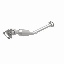 Cargar imagen en el visor de la galería, MagnaFlow Catalytic Conv Direct Fit OEM Grade 05-07 Saturn Ion 3 L4 2.2L