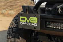 Cargar imagen en el visor de la galería, DV8 Offroad Universal Quick Release D-Ring License Plate Mount