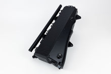 Cargar imagen en el visor de la galería, CSF BMW Gen 1 B58 Charge-Air-Cooler Manifold - Black